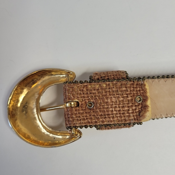 Vintage cameo set belt and earrings - Picture 11 of 16